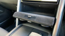 Land Rover Discovery 3.0 D300 Dynamic SE 5dr Auto Diesel Station Wagon